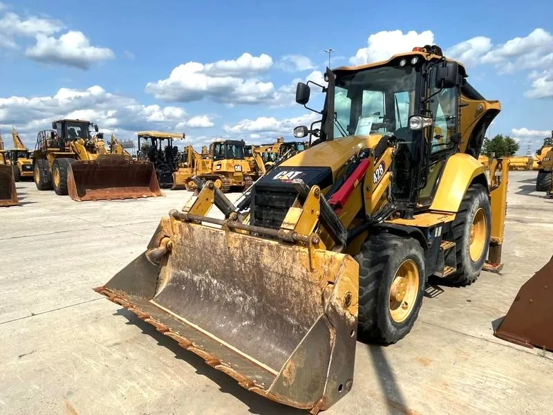 CAT 428C – ile oleju wchodzi do silnika i jaki olej wybrać?