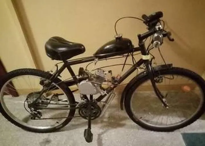 Czy rower z silnikiem spalinowym to legalny wybór dla każdego?