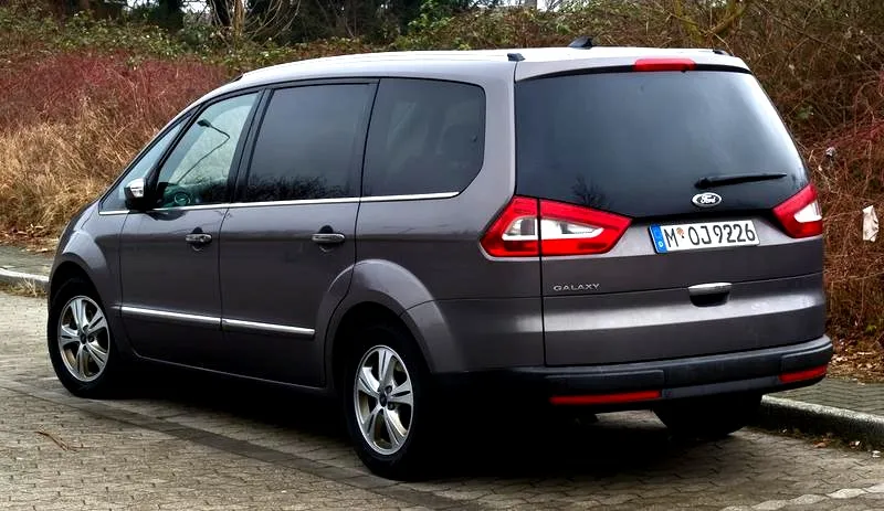 Galaxy – który silnik wybrać? Porównanie najlepszych jednostek napędowych