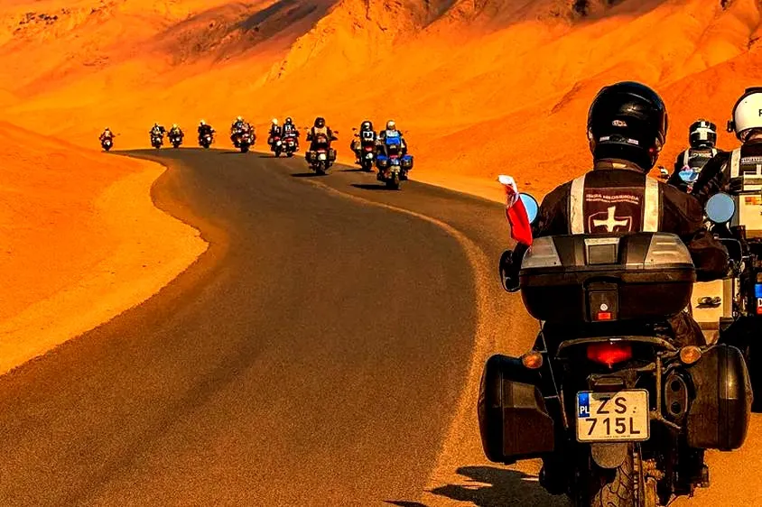 Jak przygotować się do podróży ze stk motocykl – co zabrać ze sobą?