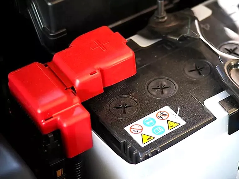 Jaki akumulator wybrać do Toyoty Yaris 1.0? Praktyczny przewodnik dla właścicieli