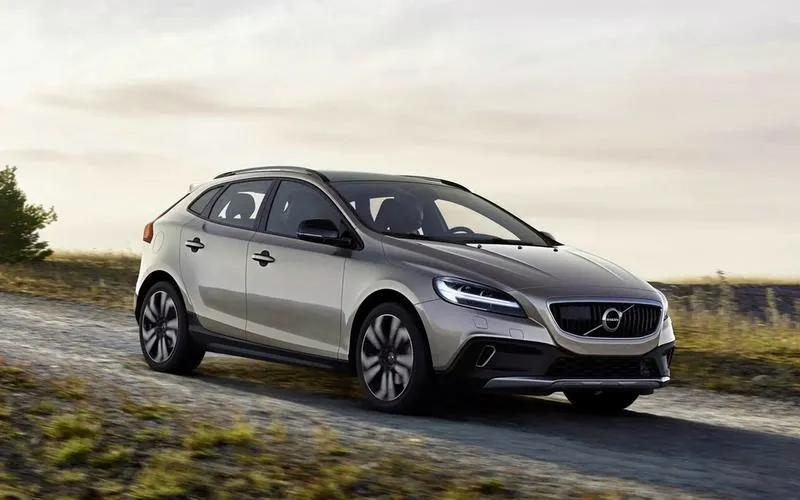 Volvo V40: Diesel czy benzyna – co wybrać dla swoich potrzeb?