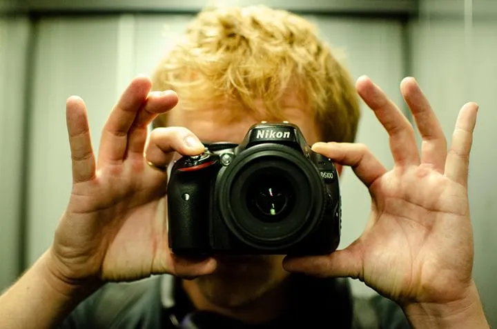 Jak sprawdzić przebieg migawki Nikon D5100