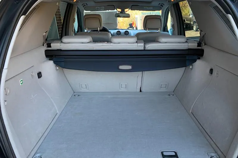 Lokalizacja akumulatora Mercedes