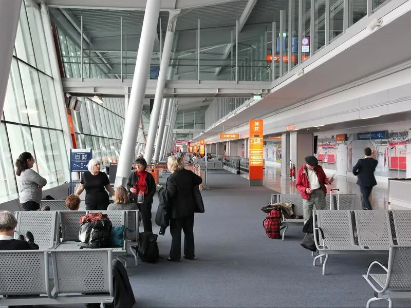 Taxi z dworca do lotniska