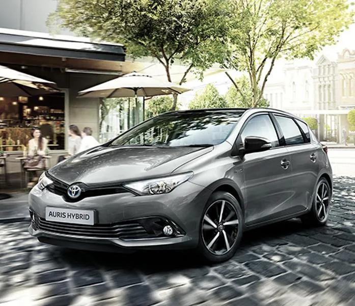 Toyota Auris porównanie