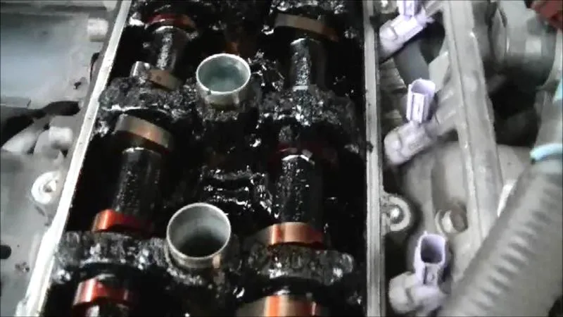 Usuwanie nagaru z silnika